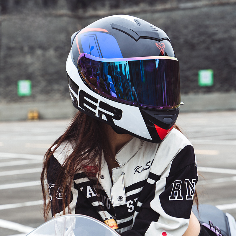 3C certified motorcycle helmet for men and women, Bluetooth motorcycle Venom full-face helmet, breathable, full-coverage, suitable for all seasons, day and night