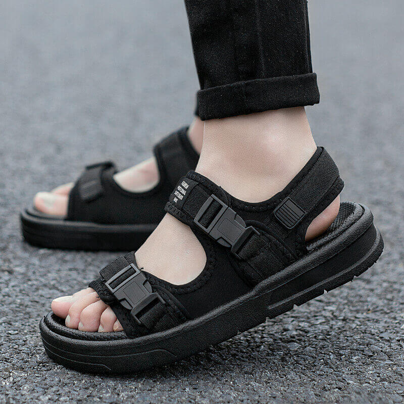 Men's sandals 2024 new summer Korean style sports student outdoor wear cross-border outdoor beach one-piece flip-flops