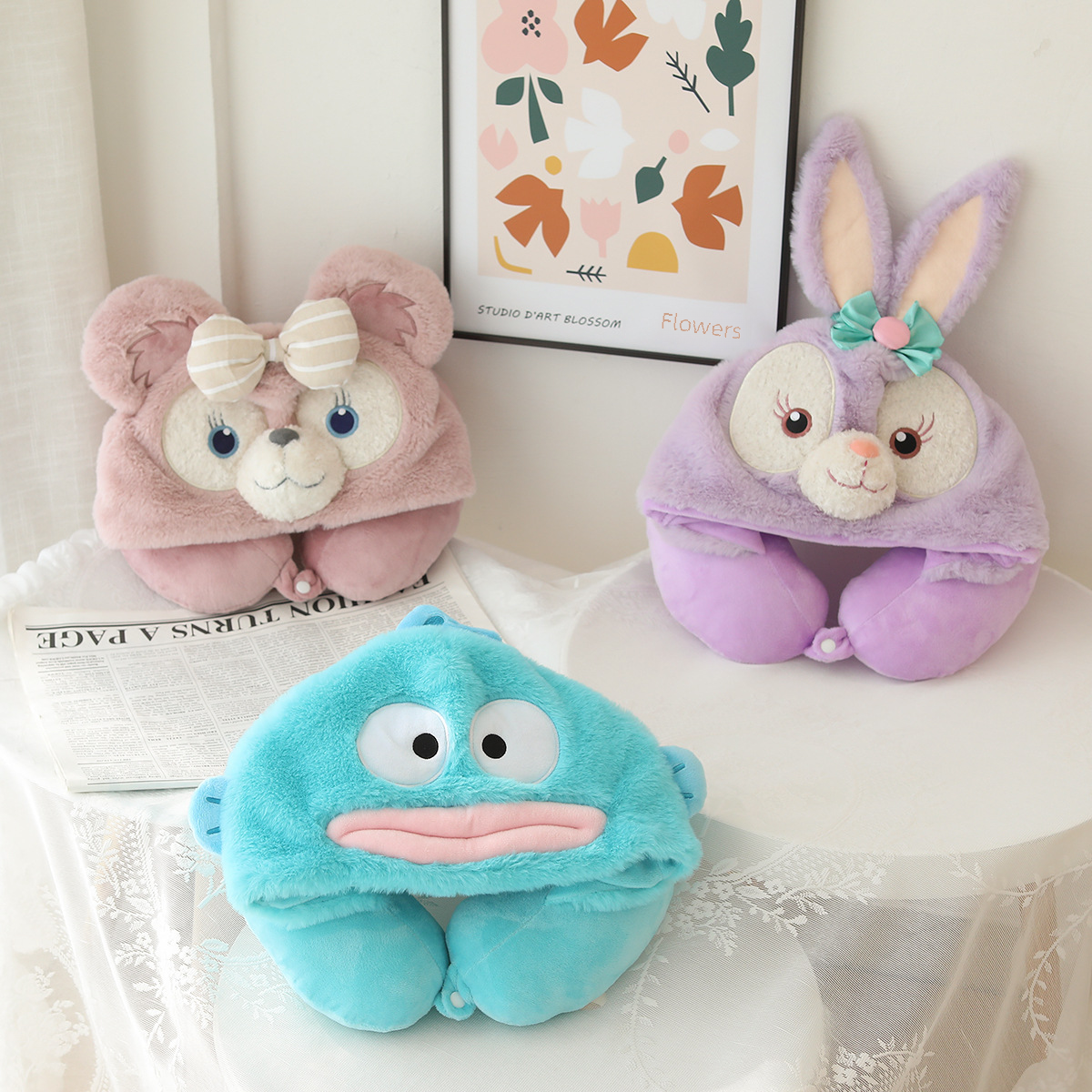 Cartoon star Dailu hooded U-shaped pillow neck protector wholesale dormitory nap warm hooded pillow business trip sleeping artifact