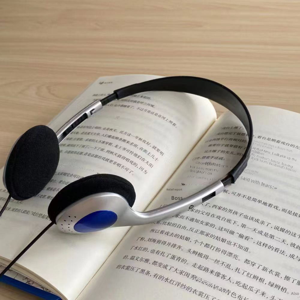 Headphones retro nostalgic classic Xiaohongshu same style internet celebrity photo taking 4MP3 music mobile phone headphones wholesale