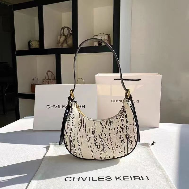 Designer Women's Handbag, Minority Style Crescent Bag, 2023 New Arrival, Versatile Baguette Underarm Bag, High-End Feel
